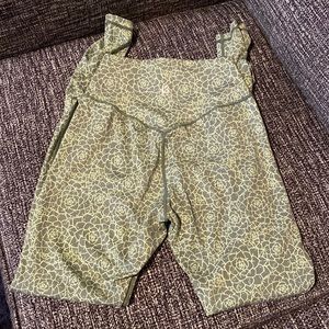 ✨SOLD✨ Buffbunny Aloe Legging- Eden Green Print